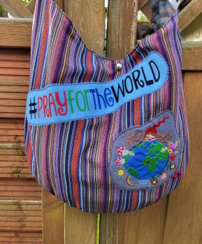 Umhängetasche Beuteltasche bestickte Tasche " Pray for the World "